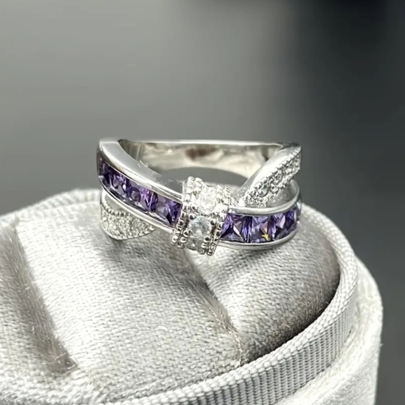 REASONABLE OFFERS ACCEPTED New women's Infinity Amethyst Ring - Picture 1 of 3